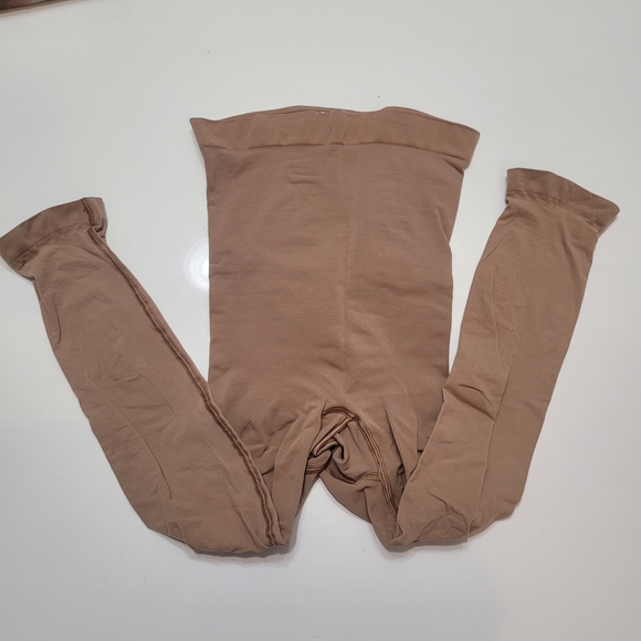 SKIMS Tan Shapewear Leggings Strong Support New Size M - Picture 7 of 15